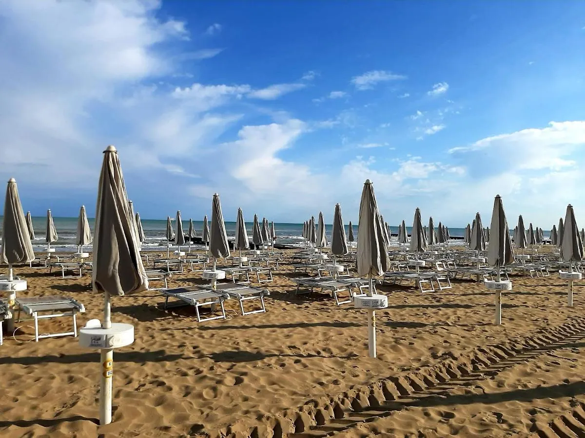 Luxury Apartment Pool, Spa, Gym Lido di Jesolo Italy